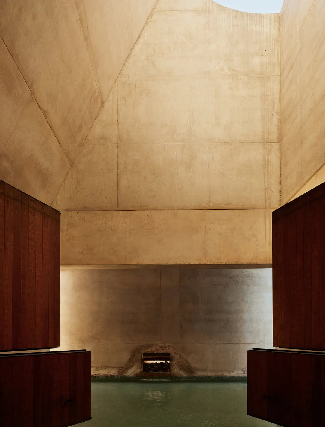amangiri_usa_-_spa_wellness_lobby_water_feature